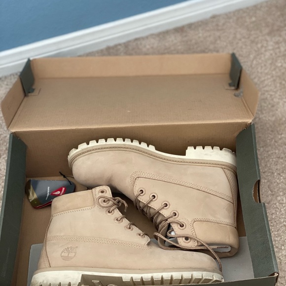 Timberlands// - Picture 5 of 6